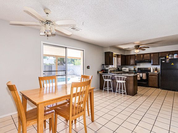 3rd image of 603 E Oxford Dr