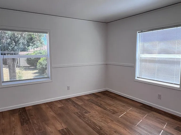 26 E Cortland Ave — Photo 21