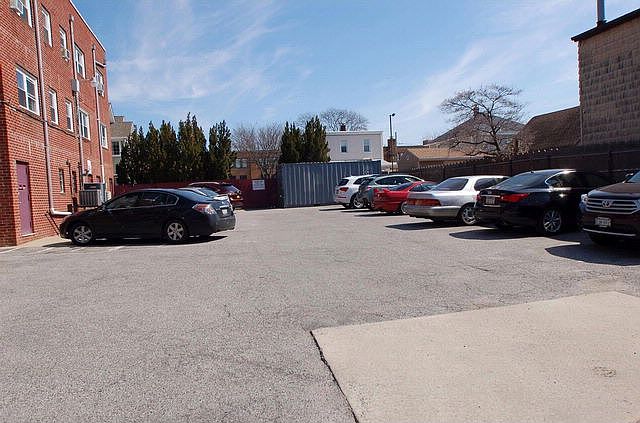 2nd image of 400 Jericho Tpke APT 1
