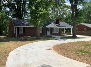 1011 Ada Ave, Winston Salem, NC 27105