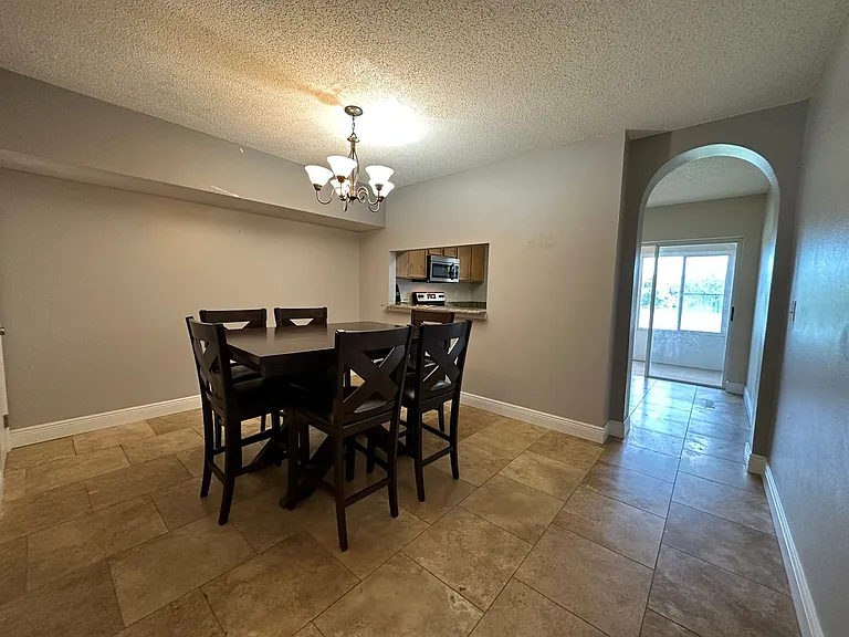 413 Kensington Lake Cir — Photo 6