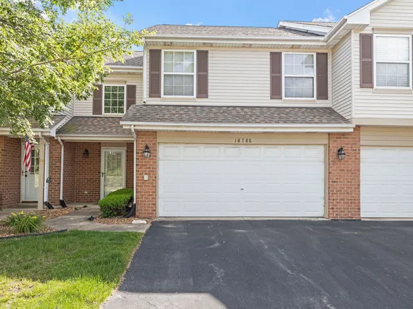 18788 S Burnside Station Dr, Mokena, IL 60448