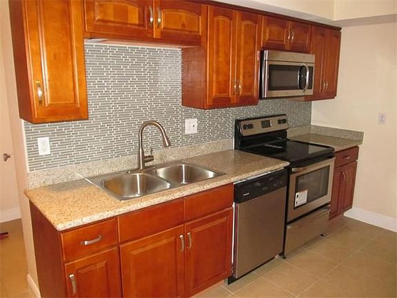 4th image of 3211 River Oaks Dr