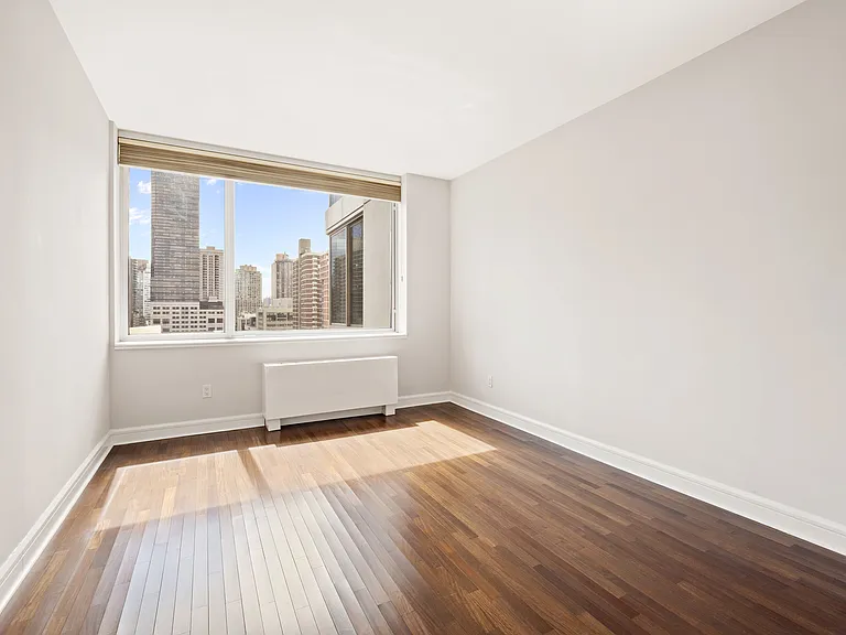 120 Riverside Blvd #Penthouse 1J — Photo 10