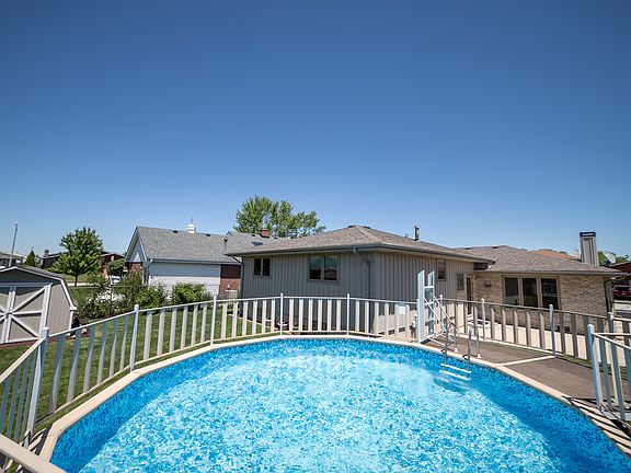 4th image of 16532 Parkview Ave