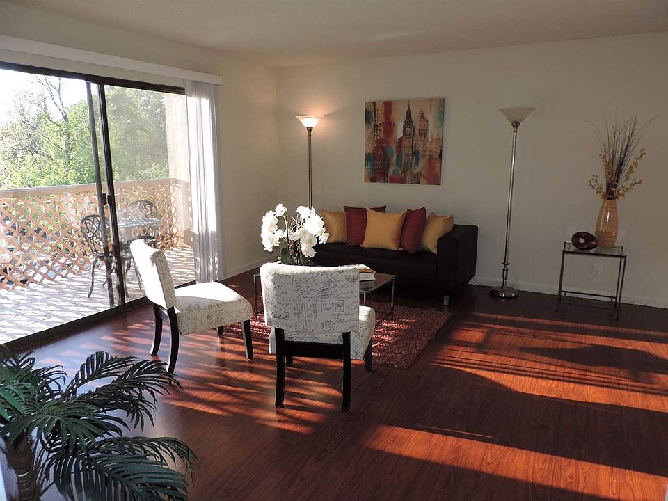 1st image of 470 N Civic Dr APT 301