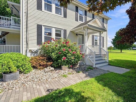 3rd image of 98 Stockbridge Rd