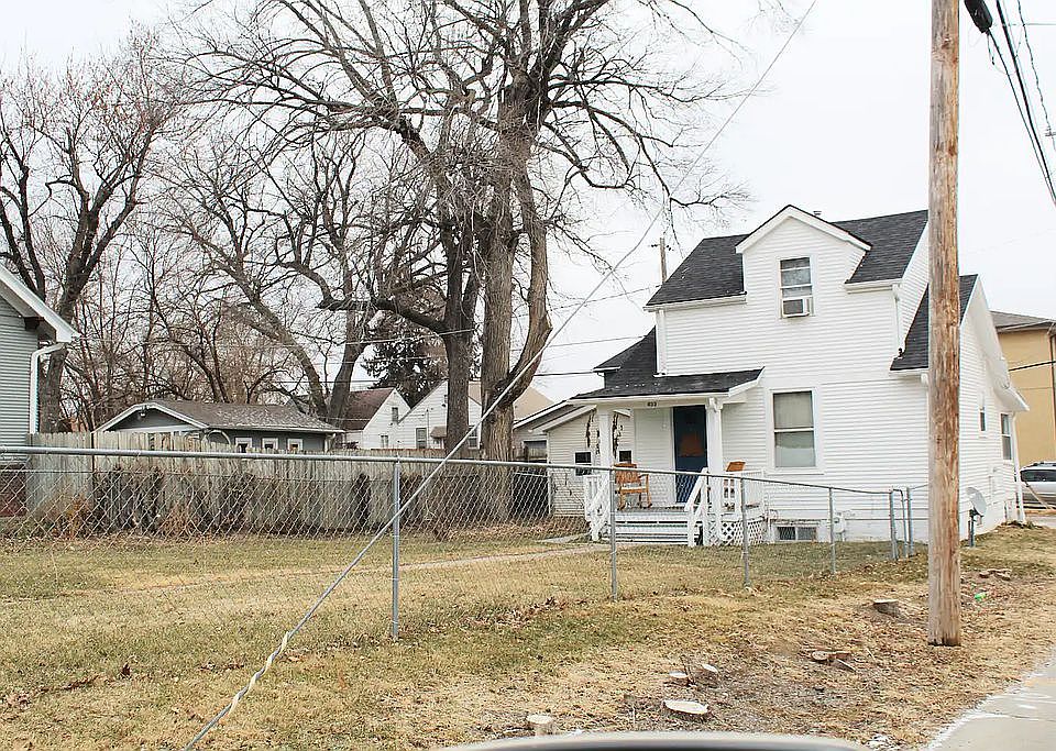 1st image of 633 S 50th Ave
