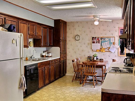 4th image of 5226 Edinburg Cir