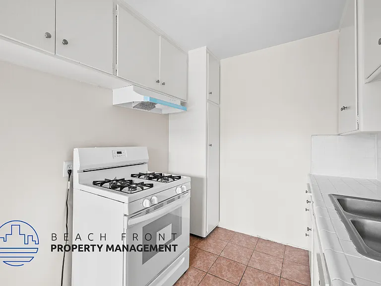 2126-2130 W. El Segundo Blvd. — Photo 22