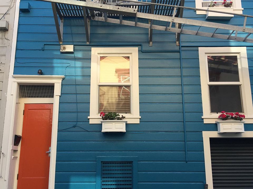 Entry on Scotland Street