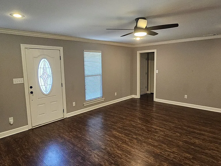 6070 Allwood Dr — Photo 2