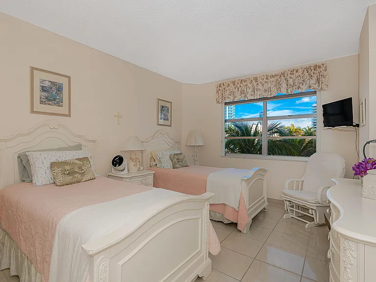 1980 S Ocean Dr #3P — Photo 10
