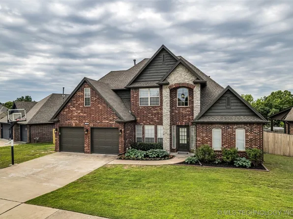 1201 W Fargo Ln, Broken Arrow, OK 74012