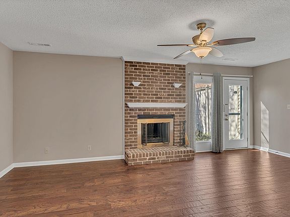 5th image of 6843 Steeplechase Dr NW