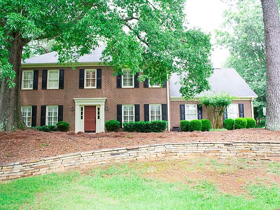 2nd image of 3229 Chinquapin Ct