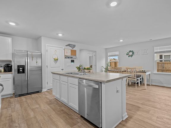 3rd image of 402 Folkstone Rd