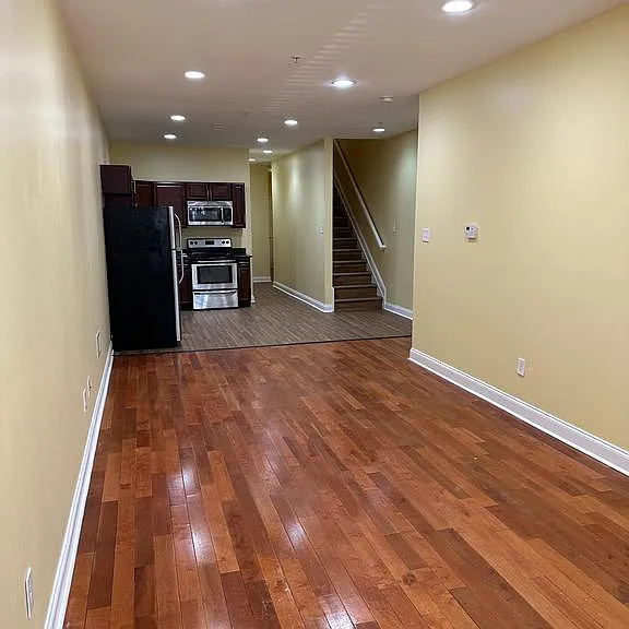 3808 Spring Garden St — Photo 3