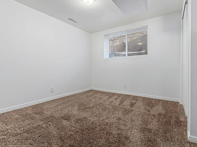 443 N Dorothea Way — Photo 22