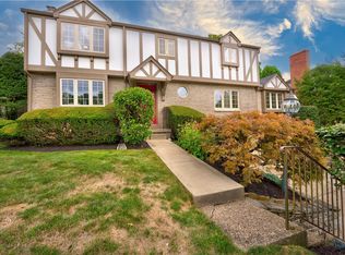1275 Lakemont Dr, Pittsburgh, PA 15243