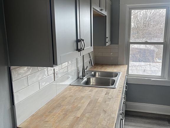 3rd image of 3136 W 50th St #4