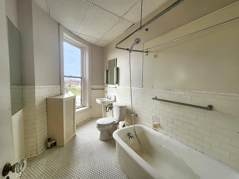 814 Center Ave #D — Photo 12