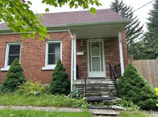 15 Beverley St, Waterloo, ON N2L2H5