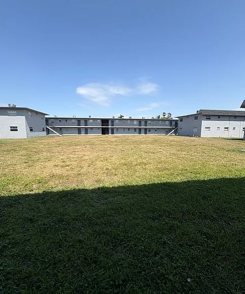 4300 SW 67th Ave #18 — Photo 10