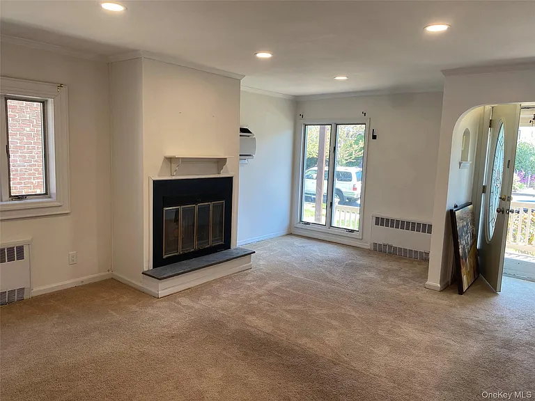 425 E Penn St #LOWER — Photo 4