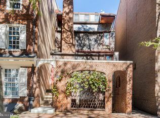 307 Delancey St, Philadelphia, PA 19106