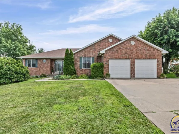 819 Pryor St, Iola, KS 66749