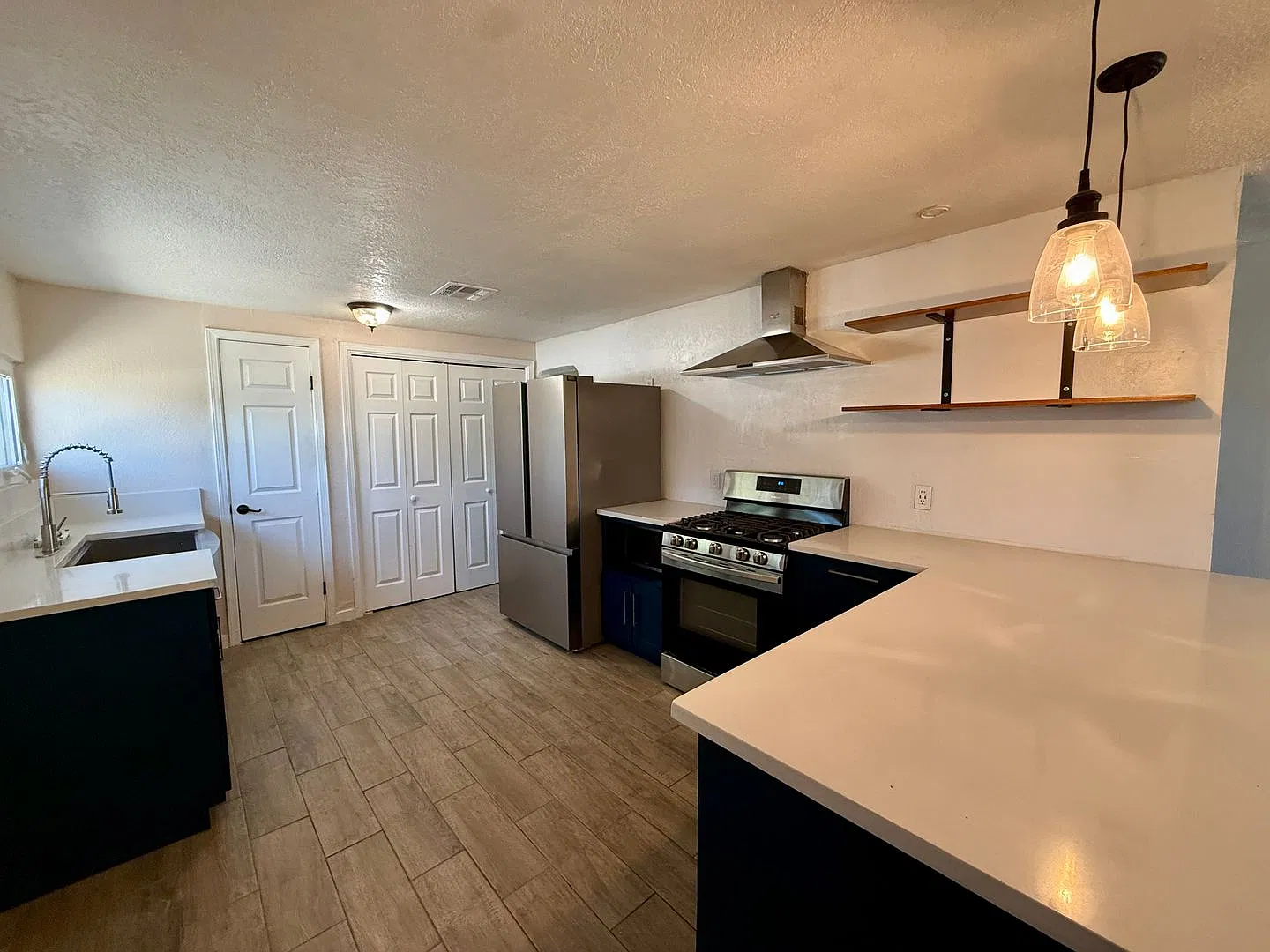 Beautiful Rental Home Comfortable Living on Evalyn Lane — Photo 4