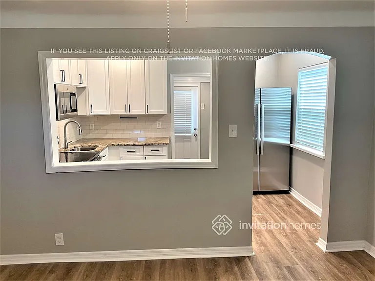 833 61st Ave NE — Photo 3