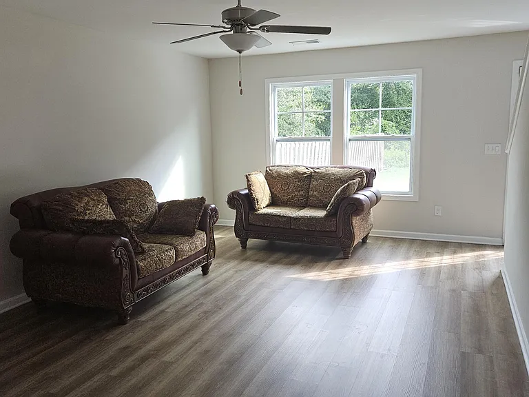 1441 Feldspar Ct — Photo 7