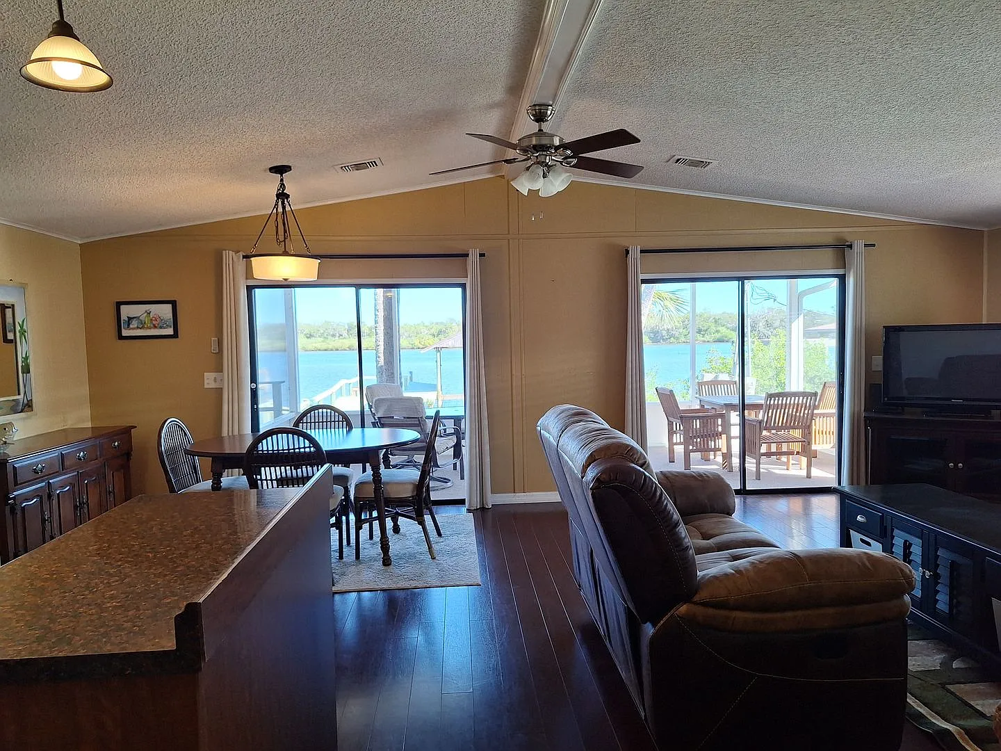 VAC 4330 Whiting Way — Photo 4