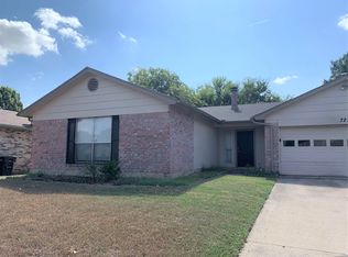 7233 S Ridge Trl, Fort Worth, TX 76133