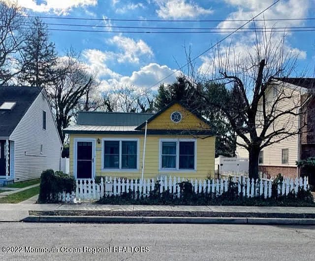 2 bed, 841 sqft, $2,200 — Photo 2