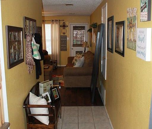 5th image of 825 Hontley Dr