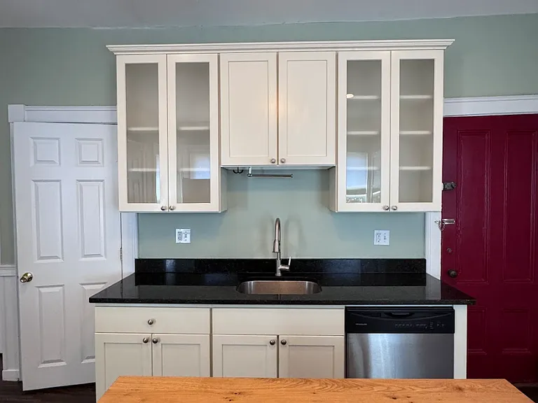 401 Washington St #3 — Photo 4