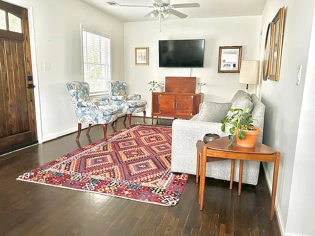 3 bed, 1235 sqft, $2,500 — Photo 4
