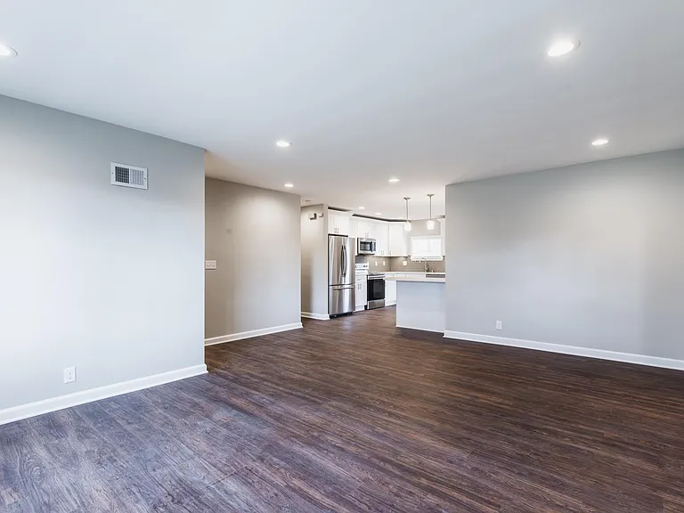 W170N8758 Edgewood Pl — Photo 10