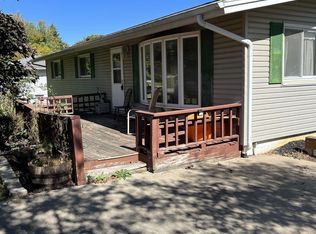 1613 S Adams Rd, Eureka, IL 61530