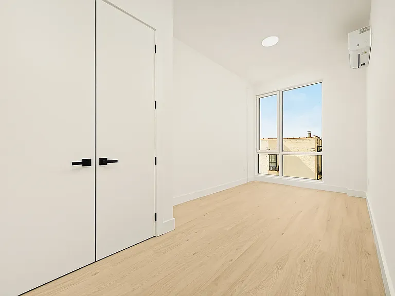 733 Lincoln Pl #5205 — Photo 4