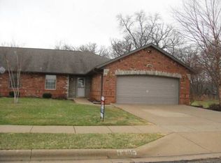 1405 W 20th St, Sterling, IL 61081
