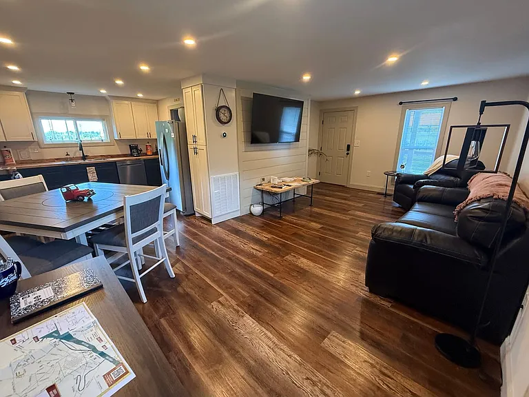 2108 Veterans Dr — Photo 5