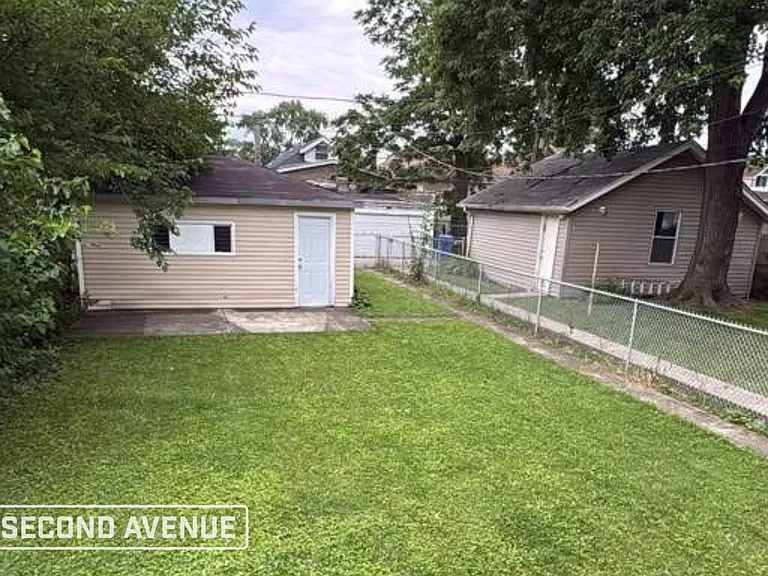 8925 S Laflin St — Photo 20