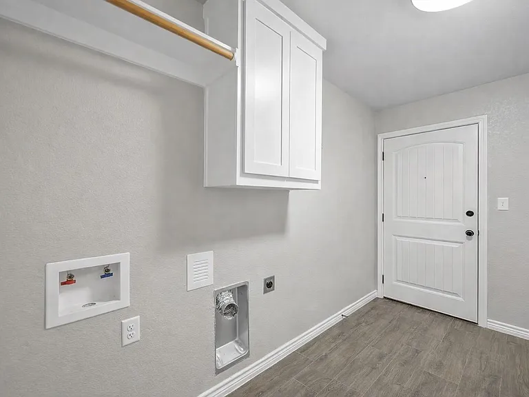 228 Saint Charles Dr — Photo 14