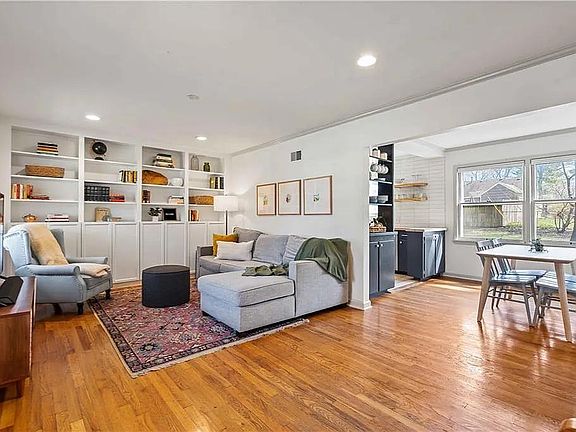 4th image of 2311 W 73rd Ter