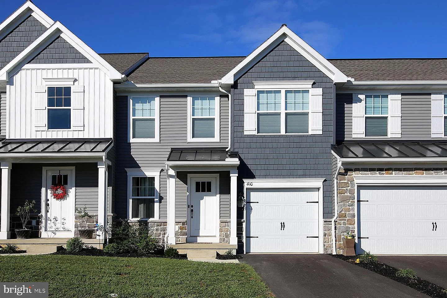 3 bed, 2.5 bath, 2080 sqft, $2,195 — Photo 1