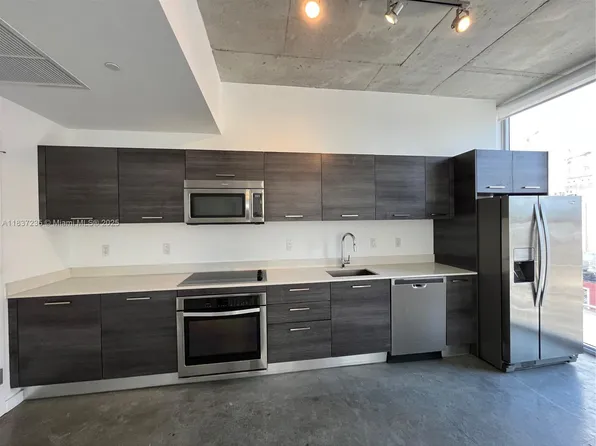151 SE 1st St APT 902, Miami, FL 33131
